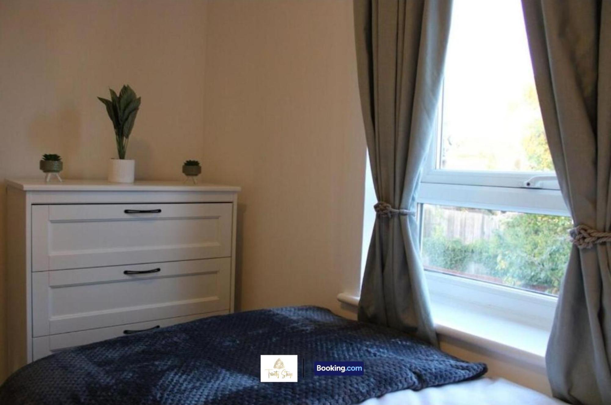 4 Bedroom House With Parking Near City Centre By Trinity Stays Short Lets & Serviced Accommodation Cambridge Exterior photo